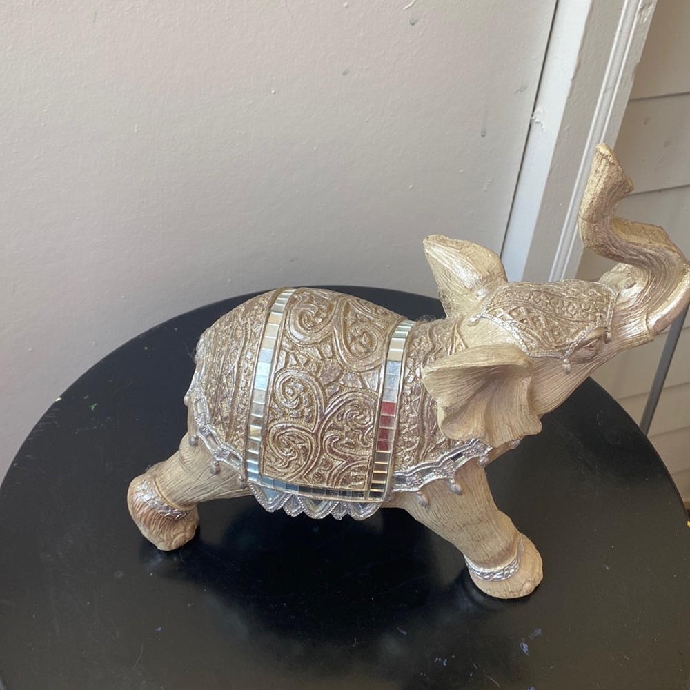 Elephant statue